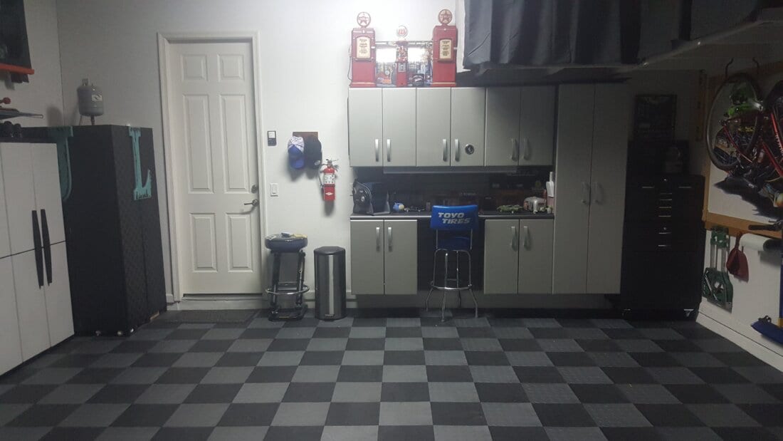 Garage with TrueLock Diamond Tiles