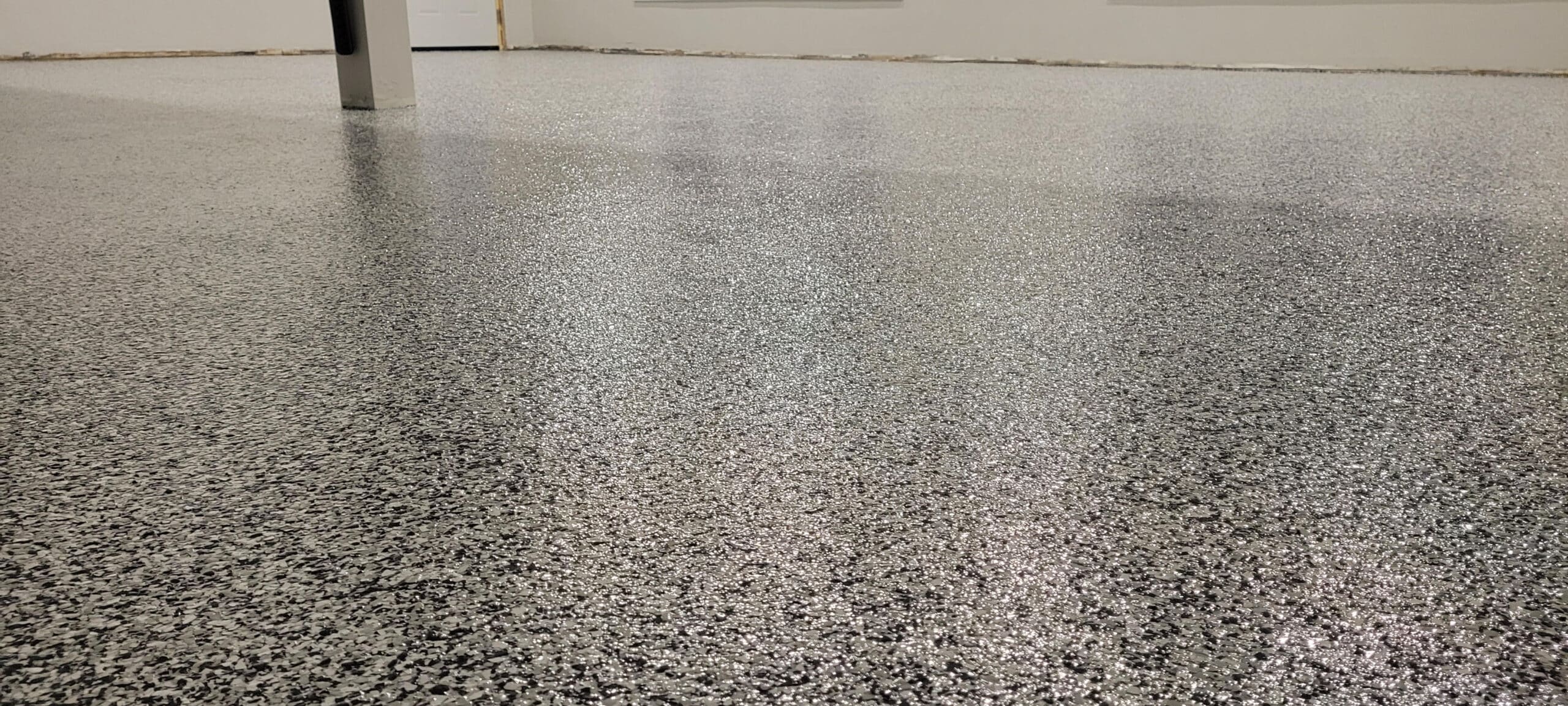 Polyurea’s Power: Keeping Your Ultra-Durable Garage Floor Looking Flawless
