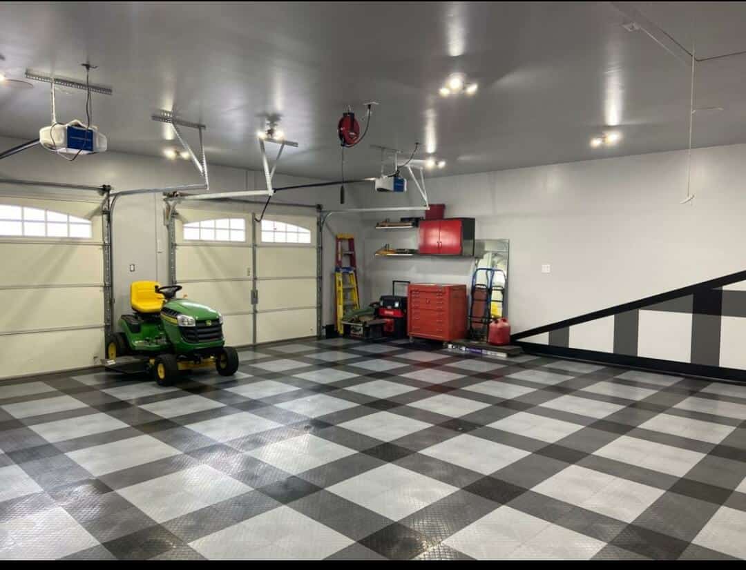 Jeff's Racedeck Diamond Garage