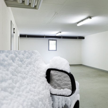 snow-covered-car-900